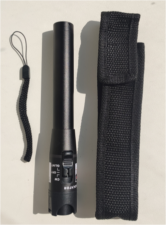 Визуальный дефектоскоп для поиска повреждений оптического волокна. Цвет красный.